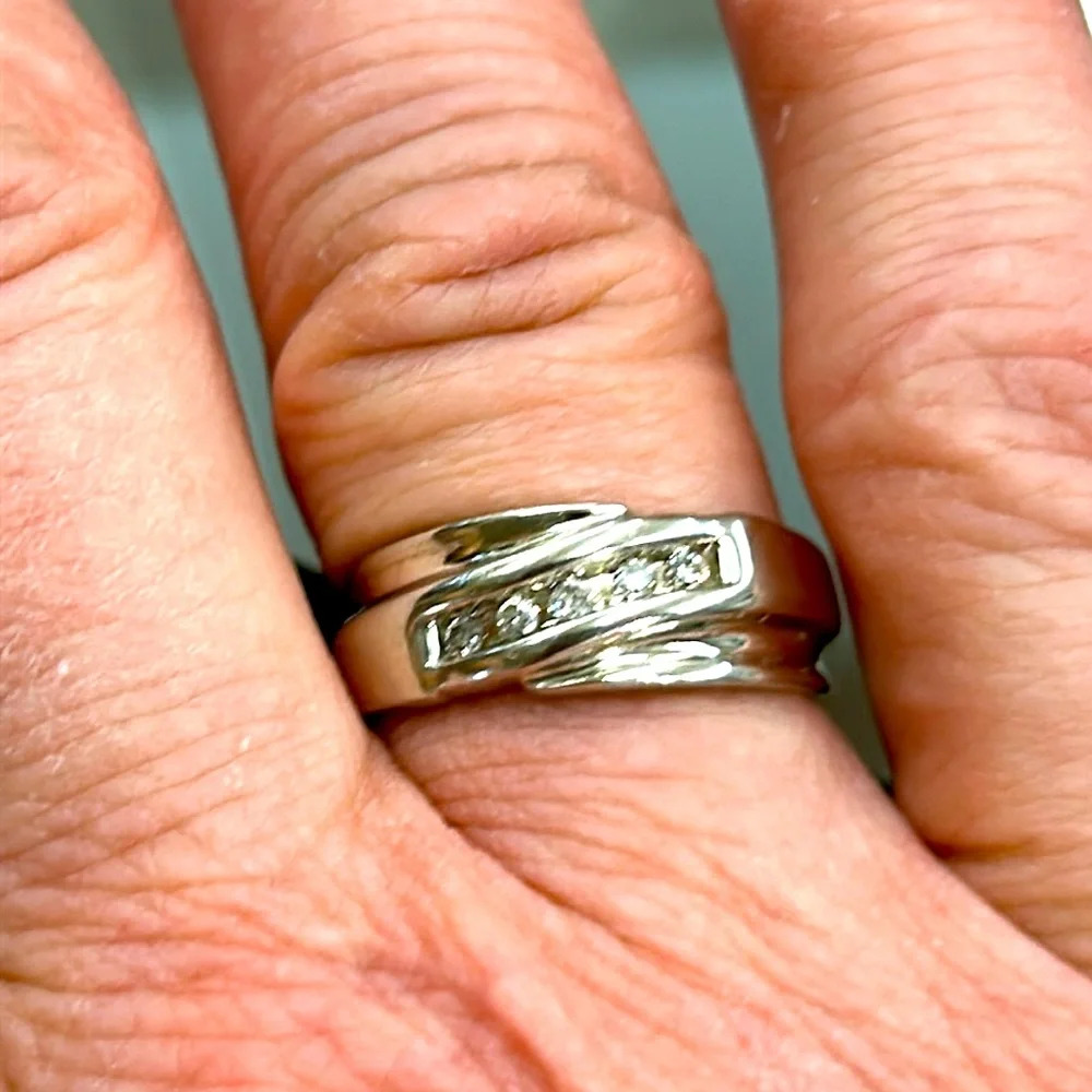 408929 14k wg diamond band